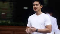 Kaesang mendampingi Jokowi melaksanakan tes kesehatan di RSPAD, Jakarta.