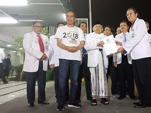 Lebih 12 Jam, Jokowi-Maruf Selesai Jalani Tes Kesehatan di RSPAD