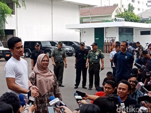 Ini Kata Kaesang Soal Baju Bersih-Merakyat-Kerja Nyata Jokowi