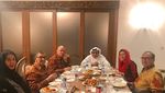 Makan Siang di New York hingga Makan Malam di Istana, Ini Pose Makan Yenny Wahid