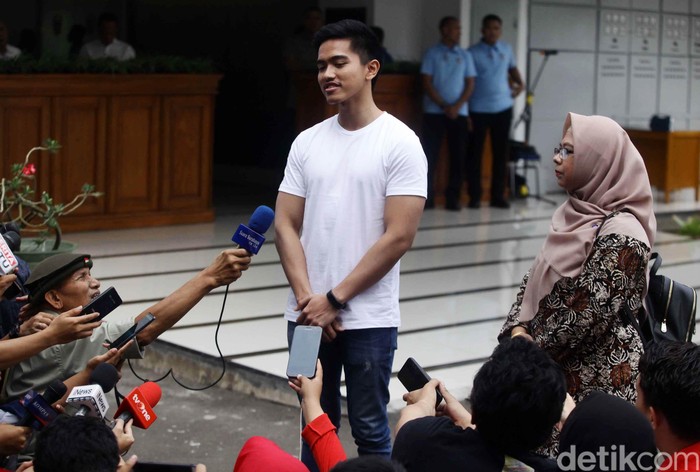 Potret Bodi Kekar Kaesang Saat Temani Jokowi Tes Kesehatan 