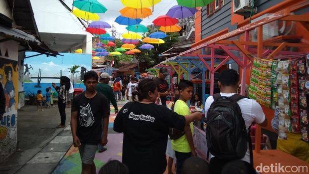 Sambut HUT RI ke-73, Warga di Ambon Kreasikan Kampung Warna Warni
