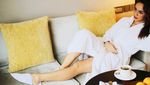 Ini Gaya Si Sexy Brianna Simorangkir Saat Ngopi dan Beli Sate Pinggir Jalan