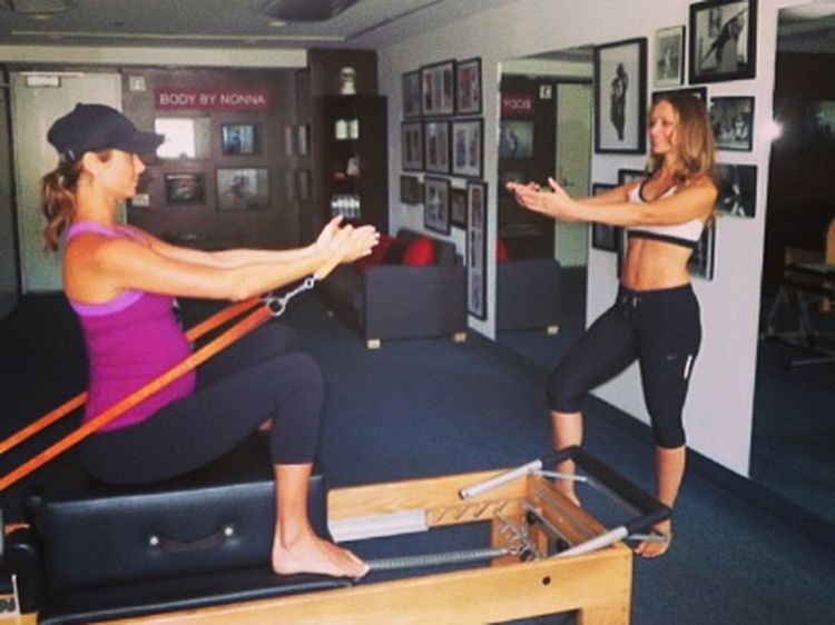Tetap Fit Saat Hamil, Ini Rahasia Mantan Pegulat Cantik Stacy Keibler