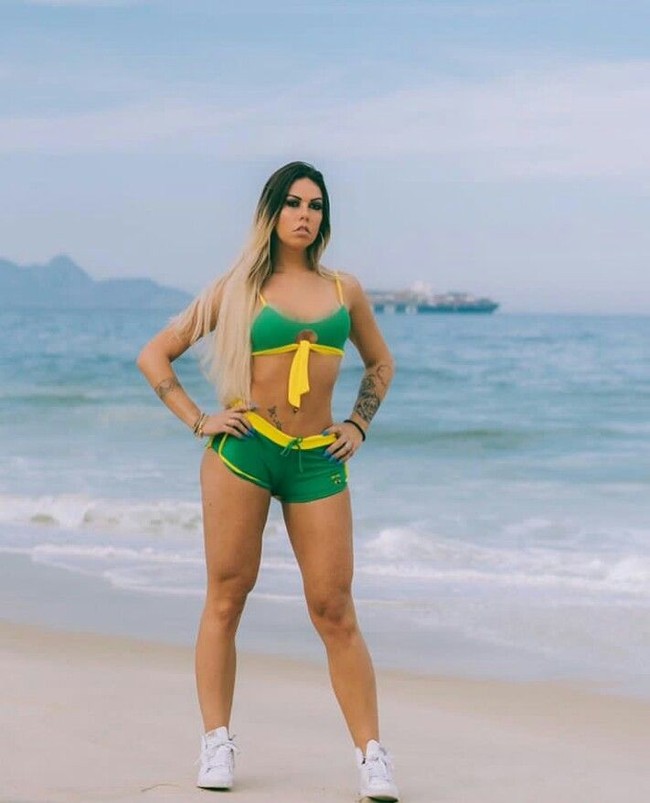 Paula adalah kontestan Miss Bumbum 2018, ajang kecantikan yang memperebutkan gelar bokong terseksi. Nama Paula sempat jadi viral karena latar belakangnya. Foto: Dok. Instagram