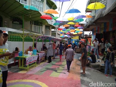 Sambut HUT RI ke-73, Warga di Ambon Kreasikan Kampung Warna Warni