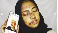 4. Perempuan berkerudung pun juga tak mau ketinggalan menirukan ketika Young Lex memar. Foto: Instagram Young Lex