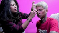 Mori mengatakan riasan sederhana tersebut hanya menghabiskan waktu 15 menit.  Foto: Screenshot YouTube Young Lex