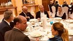 Makan Siang di New York hingga Makan Malam di Istana, Ini Pose Makan Yenny Wahid