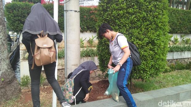 Sampah yang terkumpul mencapai 325,5 Kg. 
