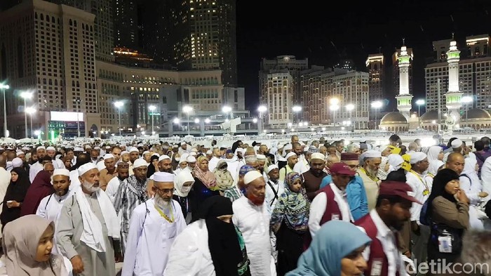 Jemaah haji dari seluruh dunia memadati Masjidil Haram untuk menunaikan ibadah haji. Begini suasananya.