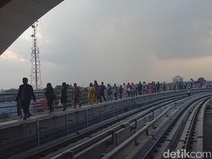 Bagaimana Ketentuan Evakuasi Penumpang saat LRT Palembang Mogok?