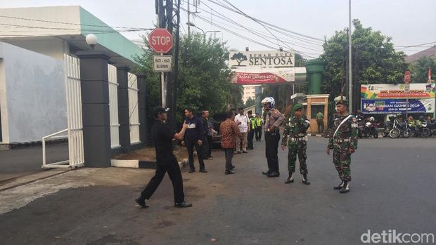 Jelang Tes Kesehatan Capres-Cawapres, RSPAD Dijaga TNI-Polri
