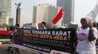 Kampanye kemanusiaan untuk korban gempa Lombok digelar di Bundaran HI, Jakarta, Minggu (12/8/2018).