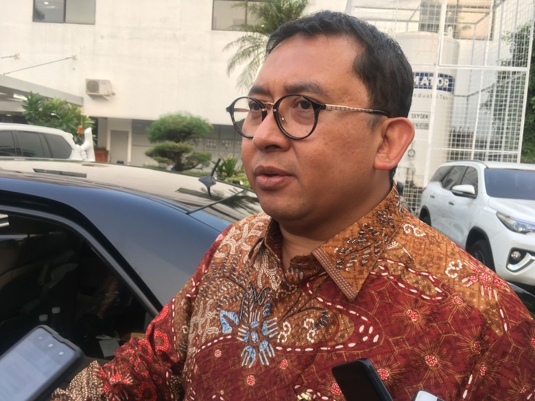 Fadli Zon Nyanyi Potong Bebek Angsa: Gagal Urus Bangsa Maksa Dua Kali Fadli Zon Nyanyi Potong Bebek Angsa: Gagal Urus Bangsa Maksa Dua Kali