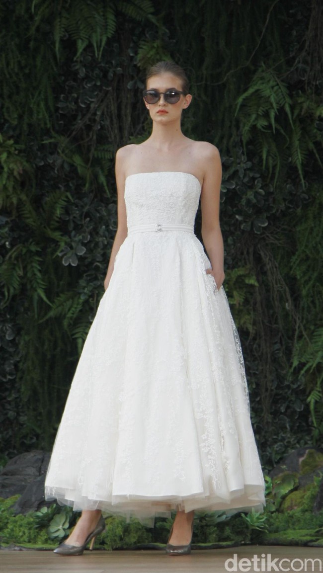 Fashion show gaun pengantin dari Sapto Djojokartiko di Grand Hyatt Jakarta Wedding Fair 2018, Jumat [10/8/2018]. Foto: Mohammad Abduh/Wolipop