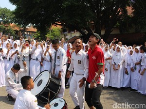 Usai Juara Piala AFF U-16, Brylian Lepas Rindu dengan Teman Sekolah