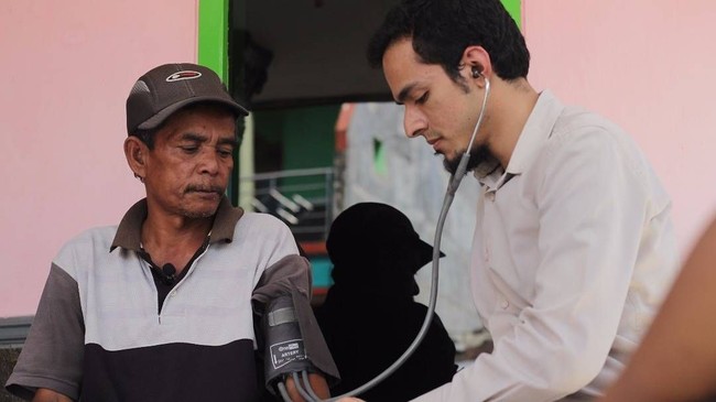 Untuk membagikan ilmu dan pengalamannya, ia bekerja sama dengan Dauky menggarap Socio Community. Pada program itu, ia akan menjadi pelatih komunitas muda yang menggarap program kemanusiaan. Foto: Dok. Instagram