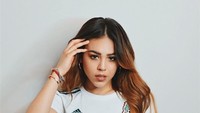 Namun kini sudah tumbuh dewasa dan berumur 23 tahun. Beginilah penampilan Danna Paola yang memerankan Maria Belen di telenovela Maria Belen.  Foto: Dok. Instagram/dannapaola