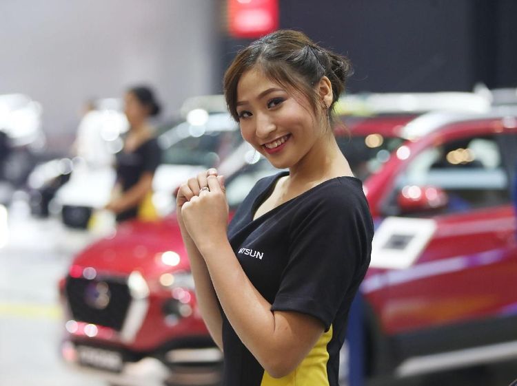 Senyum Manis dari Booth Datsun