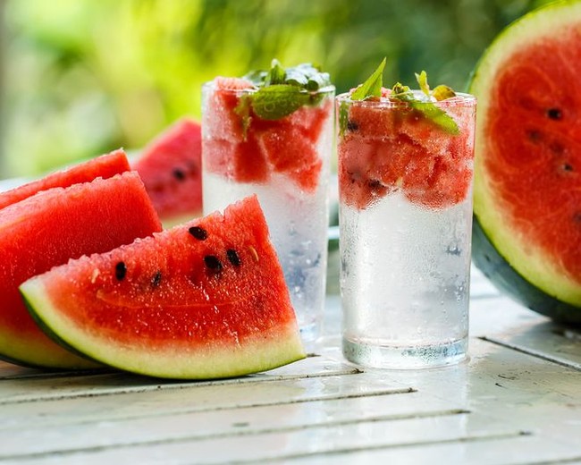 Segarnya Infused Water dan Asyiknya Asta RAN Makan Pancake Durian