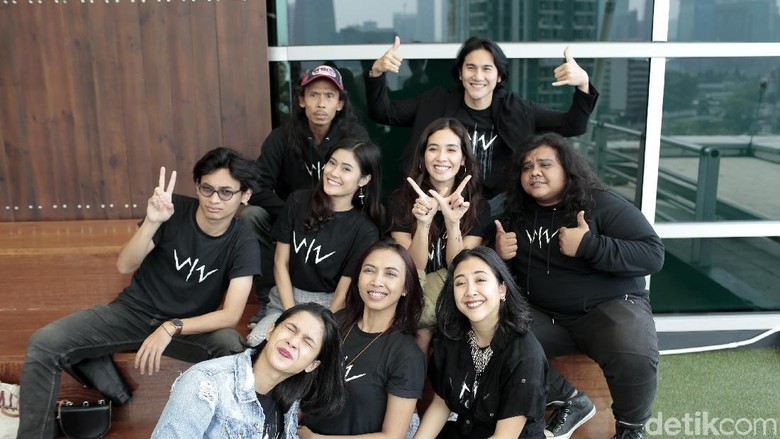 Kocak! Pemain Film Wiro Sableng 212 Jawab Pertanyaan Netizen Kocak! Pemain Film Wiro Sableng 212 Jawab Pertanyaan Netizen
