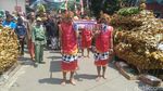 Foto: Karnaval Ribuan Ayam Panggang di Purworejo
