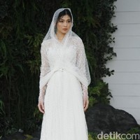 Fashion show gaun pengantin dari Sapto Djojokartiko di Grand Hyatt Jakarta Wedding Fair 2018, Jumat [10/8/2018]. Foto: Mohammad Abduh/Wolipop