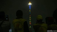 Sementara, untuk jadwal atraksi pembukaan pada 17 Agustus adalah pukul 19.00-19.25 WIB (video mapping), pukul 19.20-20.20 WIB (air mancur), pukul 20.30-21.35 WIB (video mapping), dan pukul 21.30- 21.50 WIB (laser show).