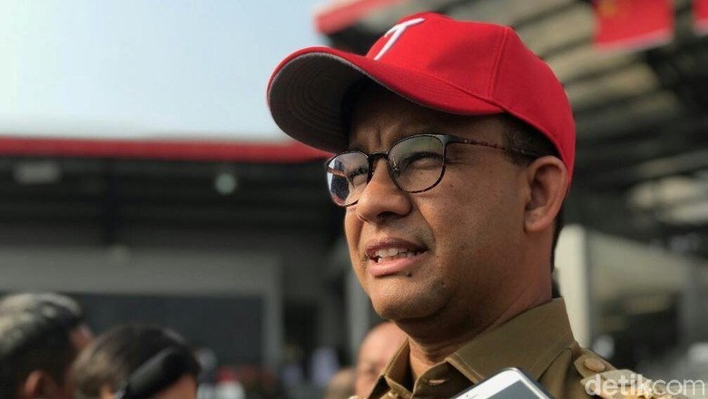 Gaya Anies Tinjau GOR Bulungan Pakai Motor Dishub Gaya Anies Tinjau GOR Bulungan Pakai Motor Dishub