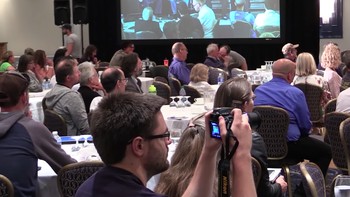 Suasana konferensi yang cukup ramai. Foto: Edmonton Journal