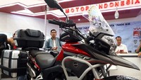 Mungkin kecepatan agak lebih cepat saat di Kuala Lumpur menuju Thailand, karena kan itu melintasi Tol, jadi rata-rata kecepatan bisa mencapai 140-150 km, tapi sekali lagi keselamatan di jalan akan saya utamakan, ujar Goenadi. Foto: M luthfi Andika