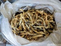 Kriuk-kriuk Renyah Keripik Belut Ada di Pasar Godean Sleman