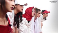 Nia Ramadhani, Jessica Iskandar, Chacha Frederica, Rozma Suhardi, dan Farah Balkis sudah siap di garis stars nih.  Foto: Dok. Instagram/dierabachir