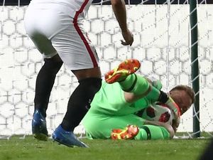 Ter Stegen Menyelamatkan (Trofi) Barcelona