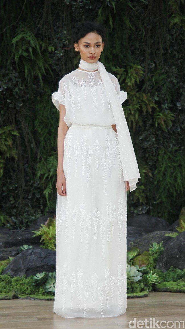 Fashion show gaun pengantin dari Sapto Djojokartiko di Grand Hyatt Jakarta Wedding Fair 2018, Jumat [10/8/2018]. Foto: Mohammad Abduh/Wolipop