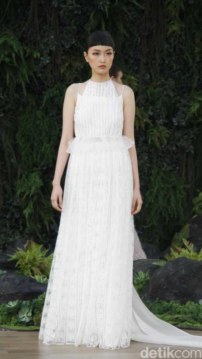 Fashion show gaun pengantin dari Sapto Djojokartiko di Grand Hyatt Jakarta Wedding Fair 2018, Jumat [10/8/2018]. Foto: Mohammad Abduh/Wolipop