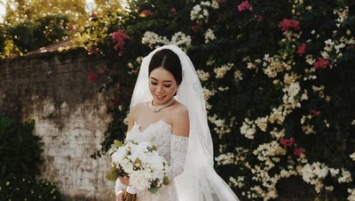 Detail Indah Gaun Pengantin Sachi Sophia yang Dinikahi Keponakan Prabowo
