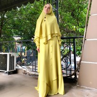 Setelah memutuskan berhijab, penampilan Mulan Jameela kerap jadi sorotan. Pelantun lagu Cinta Mati III ini juga kerap tampil syari dengan gamis dan khimar. Foto: Instagram/MulanJameela1