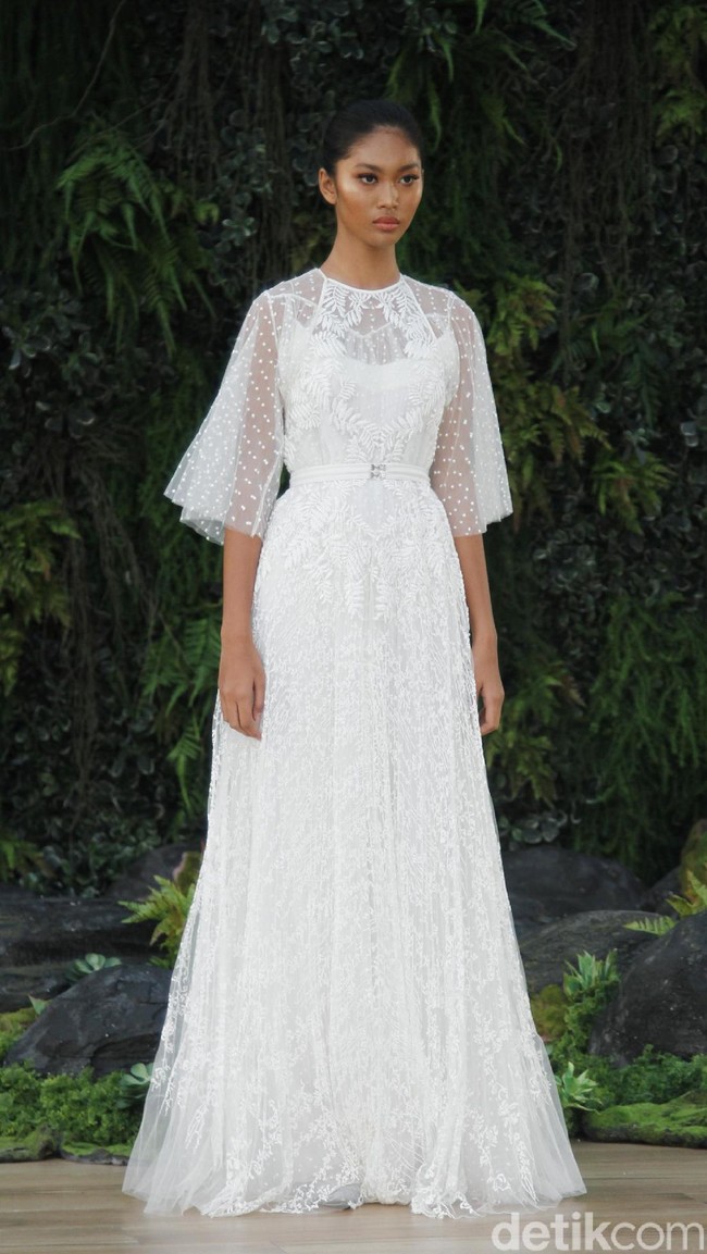 Fashion show gaun pengantin dari Sapto Djojokartiko di Grand Hyatt Jakarta Wedding Fair 2018, Jumat [10/8/2018]. Foto: Mohammad Abduh/Wolipop