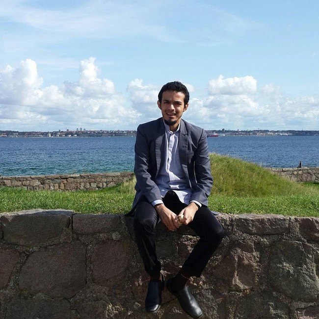 Kini dokter berwajah Arab itu mengembangkan program lainnya tapi masih berhubungan dengan layanan kesehatan warga kurang mampu. Ia mengembangkan aplikasi kesehatan yang bisa diakses oleh semua orang yang membutuhkan. Foto: Dok. Instagram