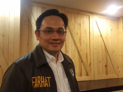 Potret Farhat Abbas, Senjata Baru Kubu Jokowi