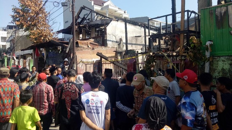 BIADAB, Karena Hutang Narkoba, Satu Keluarga di Bakar Hidup Hidup