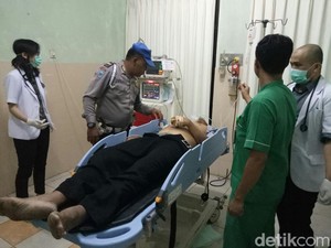 Bus Pariwisata di Kapal Terhempas Gelombang, Kondektur Kritis