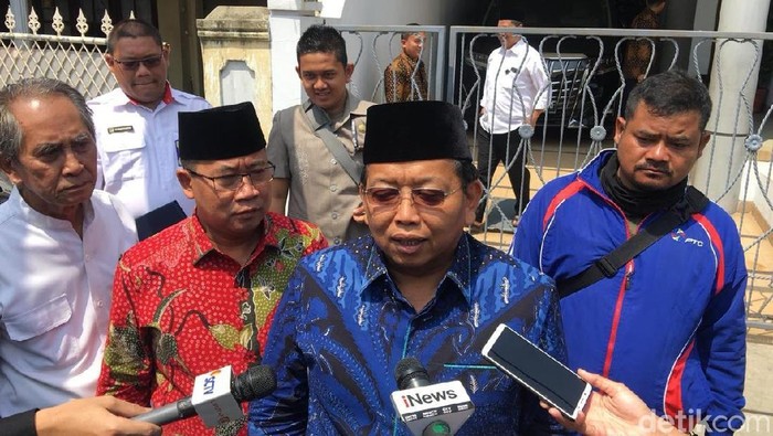 Wakil Ketua Bidang III DPD RI Akhmad Muqowam di rumah KH Maruf Amin.