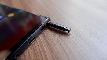 Posisi S-Pen masih di bagian kanan bawah. Foto: Adi Fida Rahman/detikINET