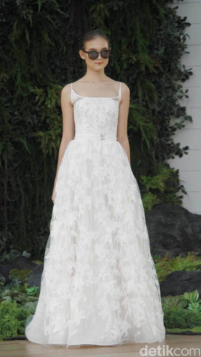 Fashion show gaun pengantin dari Sapto Djojokartiko di Grand Hyatt Jakarta Wedding Fair 2018, Jumat [10/8/2018]. Foto: Mohammad Abduh/Wolipop