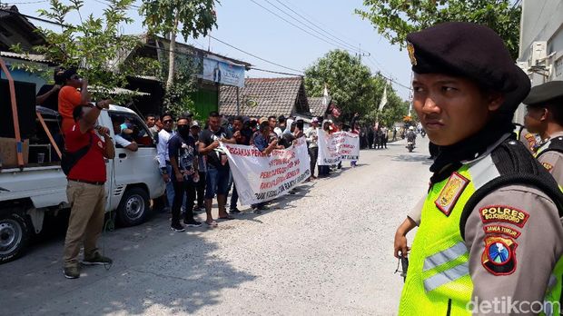 Warga Bojonegoro Demo Exxon, Tuntut CSR dan Perekrutan Tenaga Kerja