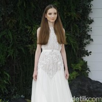 Fashion show gaun pengantin dari Sapto Djojokartiko di Grand Hyatt Jakarta Wedding Fair 2018, Jumat [10/8/2018]. Foto: Mohammad Abduh/Wolipop