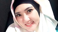 Sabar ya Via, kan masih ada Vianisti yang dukung! Dok. Instagram/viavallen
